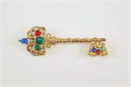 Coro key pin, sterling silver with gold gilt, 1940`s American
